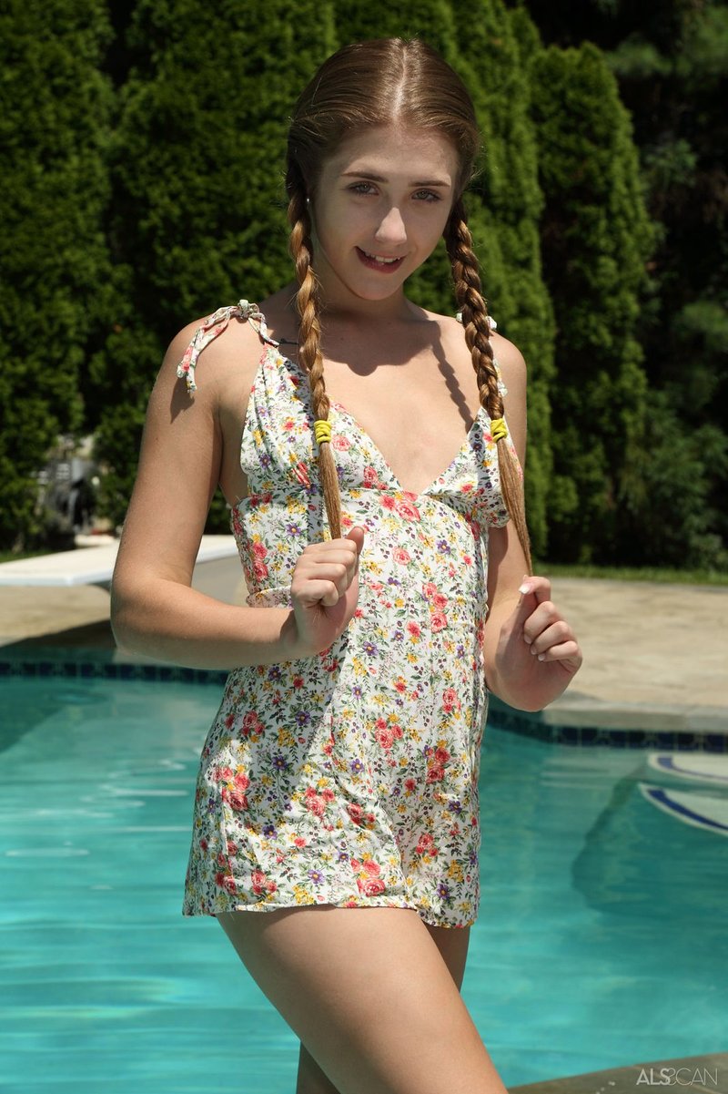 Елизавета, 18 лет, 3 размер груди